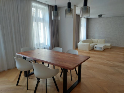 Staré Mesto - veľkometrážny reprezentatívny byt 167 m2, ul. Cintorínska