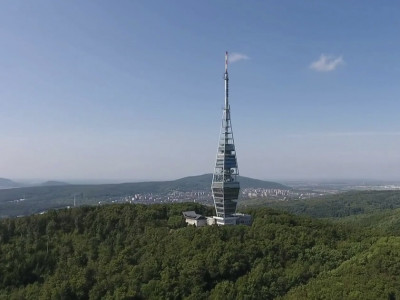 HĽADÁME NA KÚPU RODINNÝ DOM NA KOLIBE