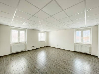 Moderná kancelária 31 m2 priamo v centre, Holíč - Nám. mieru