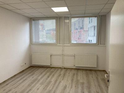 Prenájom klimatizovaná kancelária 17 m2, ul. Polianky, BA IV., Dúbravka.