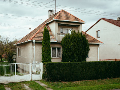 NA PREDAJ: 4 izbový rodinný dom v obci Jablonica
