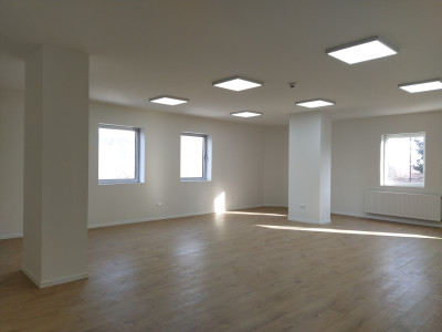 Prenájom klimat. viacúčelová miestnosť 92 m2 s kuchynkou/ sprchou, ul. Polianky, BA IV., Dúbravka.