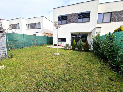 4 izbový RD 100m2 so záhradou 144m2, solárne panely, 2x parking, pokojná časť Rovinky