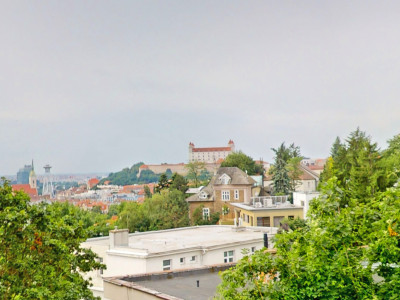 5 izbový  byt pod Slavínom