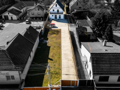 NOVOSTAVBA TROJPODLAŽNÉHO ŠESŤIZBOVÉHO RODINNÉHO DOMU