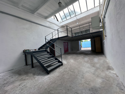 Prenájom viacúčelová hala/ sklad 154m2 + vonkajší prístrešok/ parkovisko 48,77m2, Podunajské Biskupice, BA II.