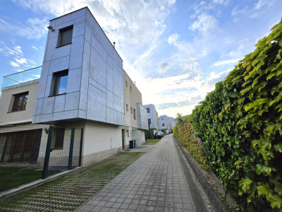 Prenájom -Moderný 5 izbový zariadený rodinný dom  - Nové mesto BA III