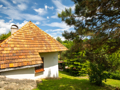 Pokojná chalupa s dušou v Štiavnických vrchoch – Jabloňovce