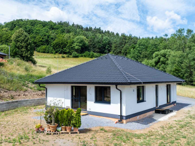 Luxusná novostavba s nadštandardným vyhotovením ihneď k nasťahovaniu v blízkosti Banskej Štiavnice