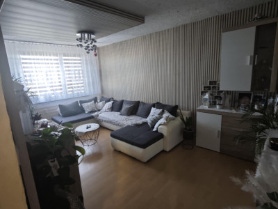 Výhodná ponuka: Na predaj – Priestranný 4-izbový byt po rekonštrukcii so špajzou a balkónom na sídlisku JUH – Nové Zámky