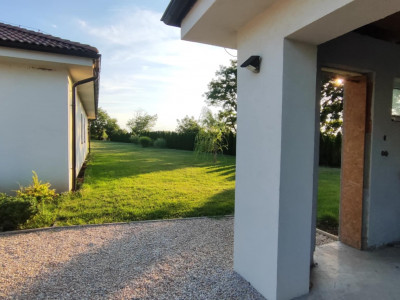 Na predaj exkluzívny rodinný dom - luxusná novostavba s veľkým pozemkom v blízkom okolí Nových Zámkov