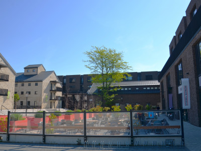 NA PREDAJ OBCHODNÝ PRIESTOR S TERASOU V PROJEKTE DVE SÝPKY, BRATISLAVA JAROVCE, CENA S DPH: 559.650 €