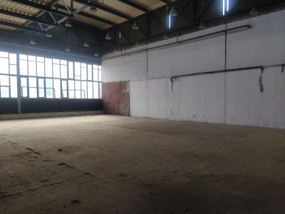 Prenájom hala 212 m2 s parkovaním a odstavnými plochami, Agátová ul., Dúbravka, BA IV.