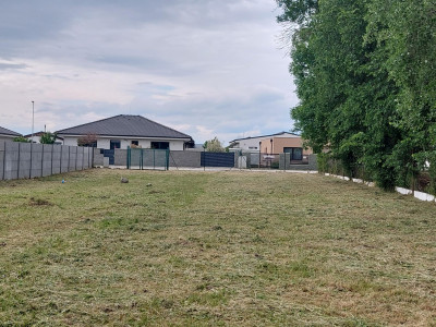 Stavebný pozemok 1 072 m2  -  Hrubá Borša okr. Senec
