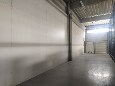 Prenájom sklad 30 m2 na vstup PALETOVÝM Vozíkom, ul. Vajnorská, BA III., časť Jurajov dvor.