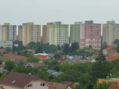 Hľadám pre klienta 4 izbový byt v Petržalke
