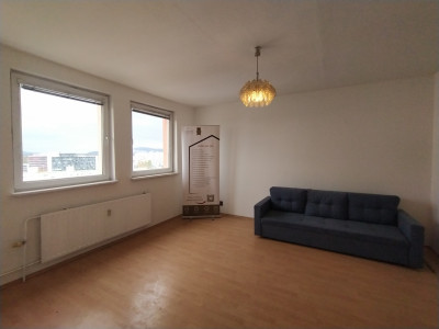 Predaj 1. izb. byt 34,17m2 v pôvodnom stave, Hálova ul., BA V., Petržalka.