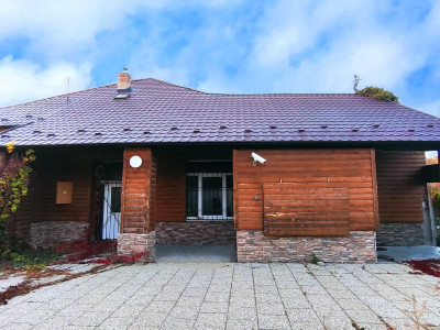 NA PREDAJ-Prevádzková budova+3i byt v centre obce Palárikovo