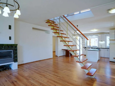 Predaj - 5 izbový, dvojgeneračný rodinný dom - Rajka Maďarsko