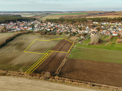 Pozemky - orná pôda s možnosťou výstavby RD v budúcnosti