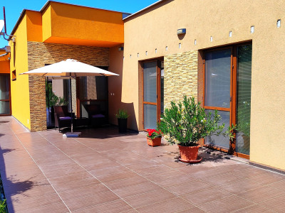 NA PREDAJ: Rodinný dom 5i, dvojgaráž, novostavba, Nové Zámky