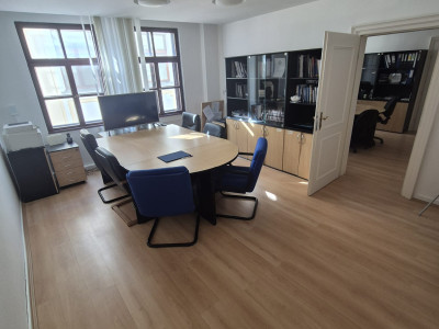 Prenájom-Administratívne priestory  25 m2 a 50 m2 - Na vŕšku -  Bratislava Staré mesto