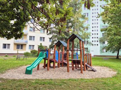 Súrne hľadám 2-izb byt s balkónom na ul. A. Kubinu v Trnave