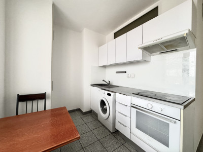 Na prenájom priestranný 2-izbový byt so zaskleným balkónom – ul. M. Nešpora, Holíč