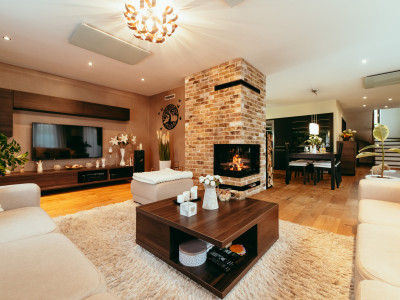 5i Rodinný dom v Senici – pohodlie, priestor a krbová atmosféra na ulici M. Braxatorisa