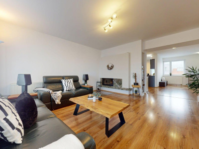 VÝNIMOČNE PRIESTRANNÝ A SVETLÝ 4I BYT S KRBOM A 2 BALKÓNMI