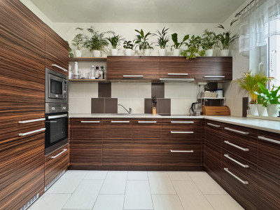 Váš nový domov bez starostí: Krásny poschodový dom z roku 2011 v obľúbenej lokalite Krivé Kúty