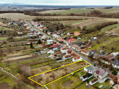 Stavebný pozemok s možnosťou okamžitej výstavby v obci Štefanov - 1585m2