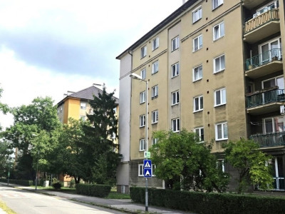 Predaj – 2 izbový byt v atraktívnej lokalite Bratislava II – Ružinov, časť Nivy, Jelačičova ulica.