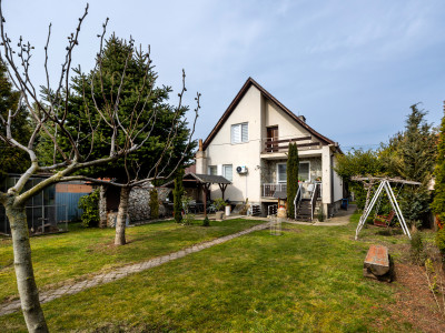 6-izbový rodinný dom s viacúčelovým veľkým pozemkom – Ivanka pri Nitre, len 10 minút od mesta Nitra