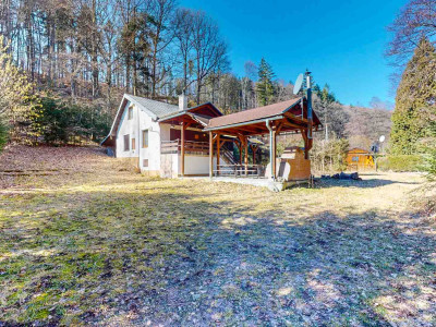 Rozprávková chata pri potoku v Sielnici: Oáza pokoja s výbornou dostupnosťou, pozemkom 832 m² a projektom na rekonštrukciu!