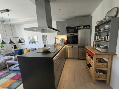 PREDAJ–Nadštandardný 3-izbový byt  s loggiou v  top lokalite Ružinova – Trávniky