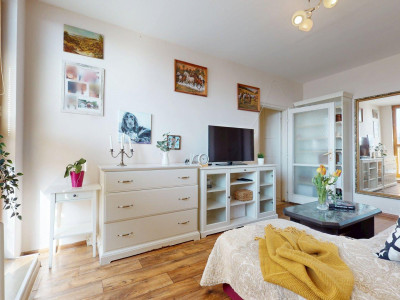 ZREKONŠTRUOVANÝ A ZARIADENÝ 2I BYT S ROZĽAHLOU TERASOU A PIVNICOU