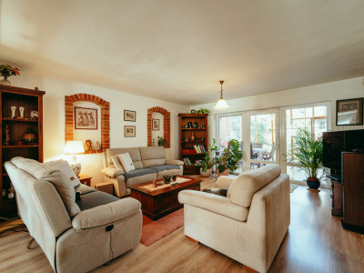 STUPAVA - Rodinný dom s atmosférou  - 5 izieb, záhrada, záhradný domček, bazén, parkovanie