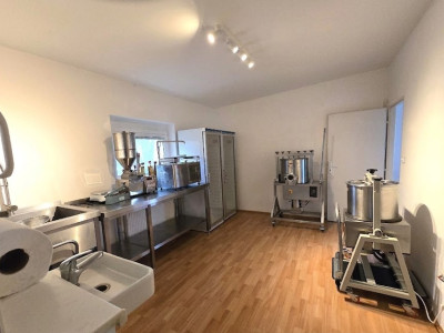 PRENÁJOM – GASTRO VÝROBŇA S VYBAVENÍM | ZÁHORSKÁ BYSTRICA – BA IV