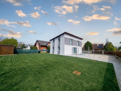 VEĽMI PEKNÝ 4-IZBOVÝ RODINNÝ DOM NA PREDAJ - CHORVÁTSKY GROB - ČIERNA VODA