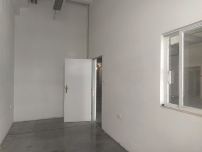 Prenájom viacúčelová miestnosť s umývadlom 18 m2, Vajnorská ul., BA III., časť Jurajov dvor.