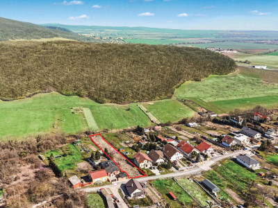 Stavebný pozemok s rozlohou 1758 m² v obci Lošonec.