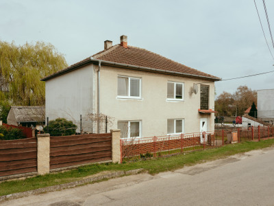 6i dvojgeneračný rodinný dom v obci Smolinské