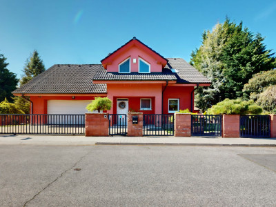 PRIESTRANNÝ 5I RODINNÝ DOM S DVOJGARÁŽOU A KRÁSNOU ZÁHRADOU