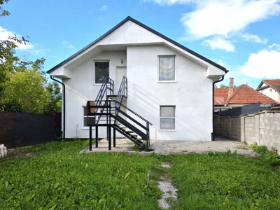 Predaj - Rodinný dom so 5 bytovými jednotkami - Senec. Investícia/podnikanie