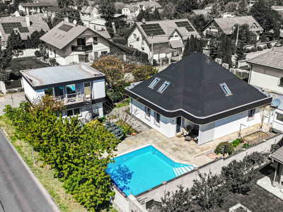 DVOJGENERAČNÝ 6I RODINNÝ DOM S GARSÓNKOU, DVOJGARÁŽOU A BAZÉNOM