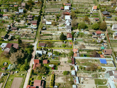 ZARIADENÁ CHATKA SO ZÁHRADOU – HOLÍČ