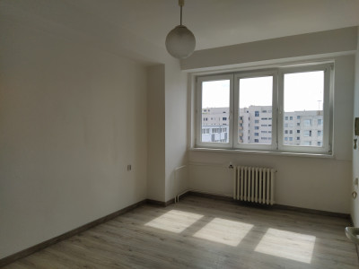 LEN: 180.-€/ mesiac s umývadlom! kancelária/ viacúčelová miestnosť 17m2 + parkovanie, Bulharská ul., BA II., Trnávka