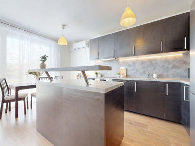 KOMPLETNE ZARIADENÝ 2I BYT S PIVNICOU A 2 PARKOVACÍMI MIESTAMI