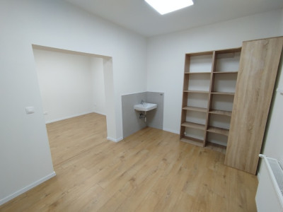 Prenájom dvojkancelária/ viacúčelové miestnosti s umývadlom 25,5m2 , ul. Polianky, BA IV., Dúbravka.